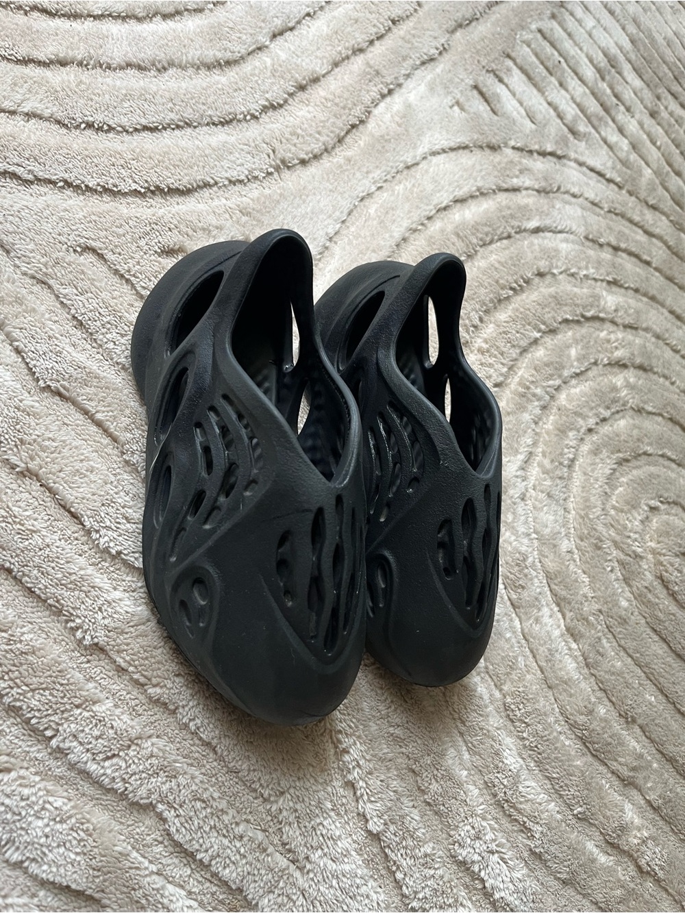 Kids adidas Yeezy Foam Runners